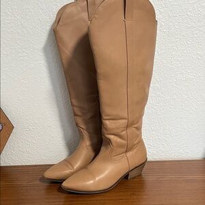 Universal Thread Tan Heeled Boots